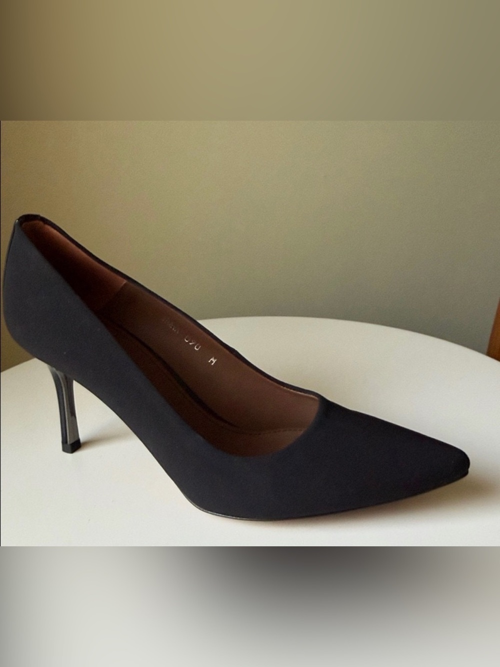 Donald J Pliner Treva Pumps Fabric/Leather UpperPointed Toe NWOB 9